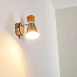 Hofstein Pulau Wandleuchte Nickel-Matt, Holz hell, 1-flammig -Wandleuchten Verkaufsgeschäft pulau wandleuchte h3095096 do1 2